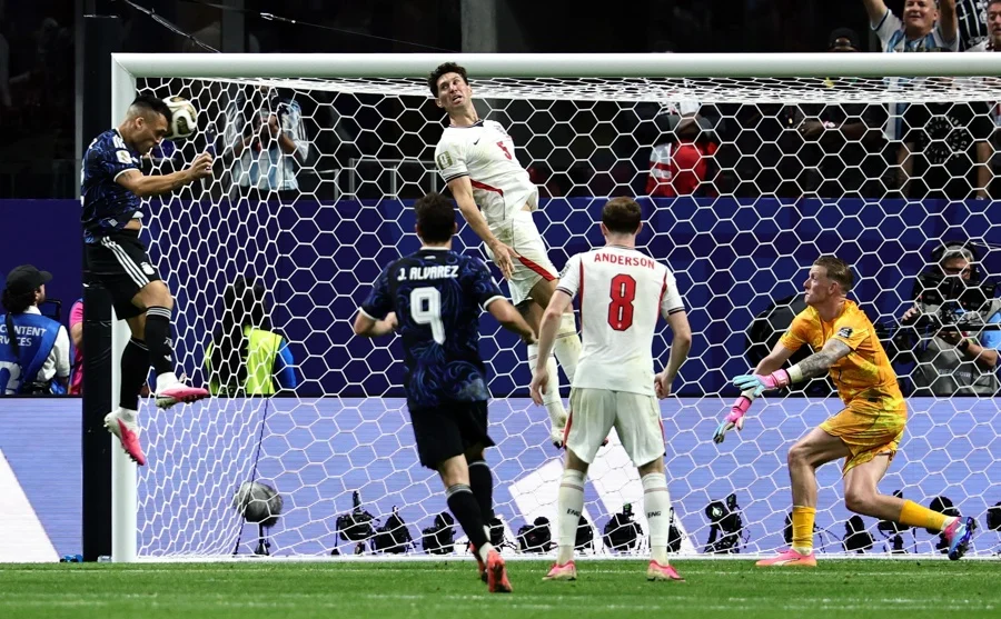 Argentina sella una épica remontada ante Inglaterra y jugará la final frente a España