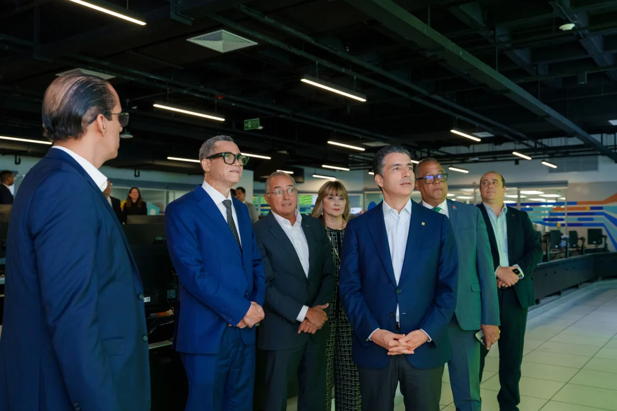 Banco Popular presenta al ministro de Trabajo programas de capacitación digital e innovación y su infraestructura tecnológica