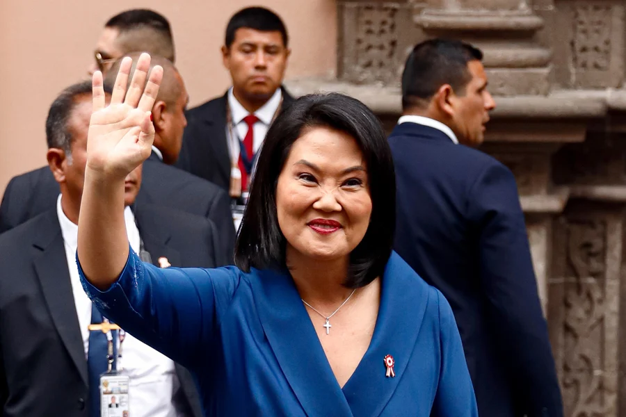 Keiko Fujimori toma posesión como presidenta de Perú