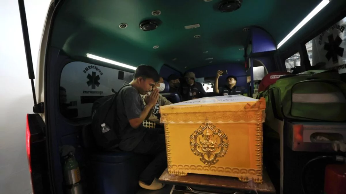 Sube a 30 el número de muertos por el incendio en un bar de Tailandia