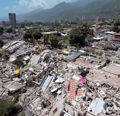 Sobrevivientes de los terremotos en Venezuela destacan la ayuda internacional y denuncian la ausencia del Gobierno