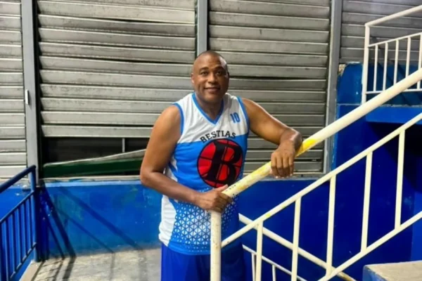 Muere repentinamente el general retirado Portes Milanés mientras disputaba un partido de baloncesto