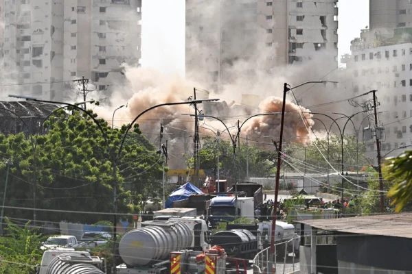 Empiezan a demoler los edificios dañados en Venezuela