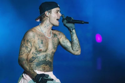 Justin Bieber se suma a Shakira, Madonna y BTS en el show de medio tiempo del Mundial