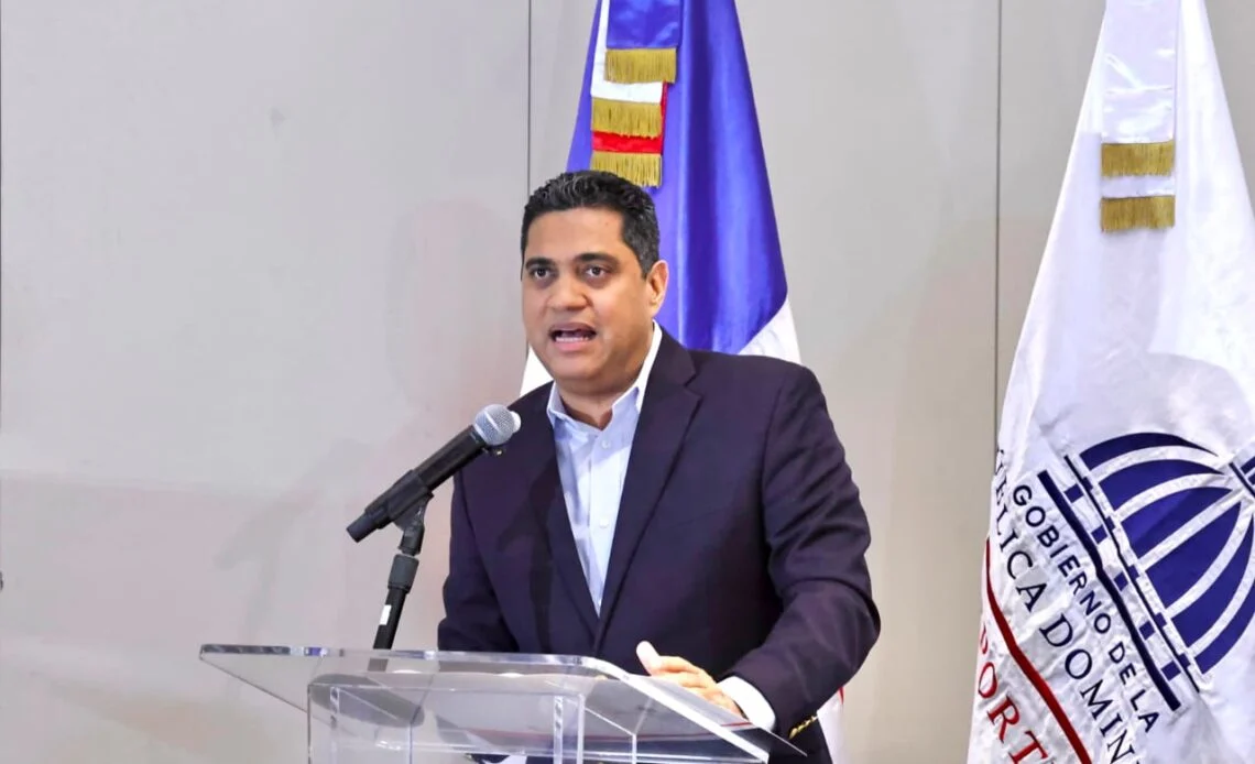 Kelvin Cruz niega que falta de apoyo del Gobierno impida viaje a Serie del Caribe Kids