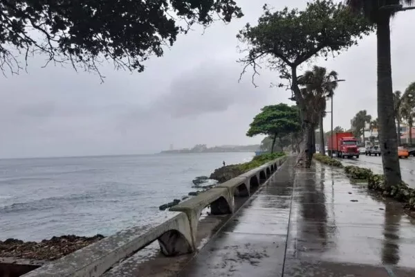 Vaguada y nueva onda tropical provocarán aguaceros; mantienen 11 provincias en alerta