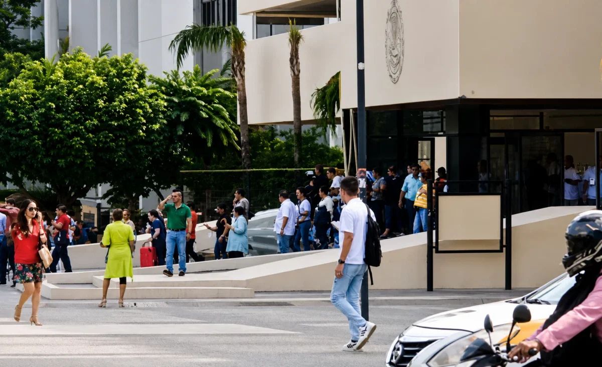 Sismo de magnitud 7,4 en el sur de México provoca evacuaciones en Chiapas