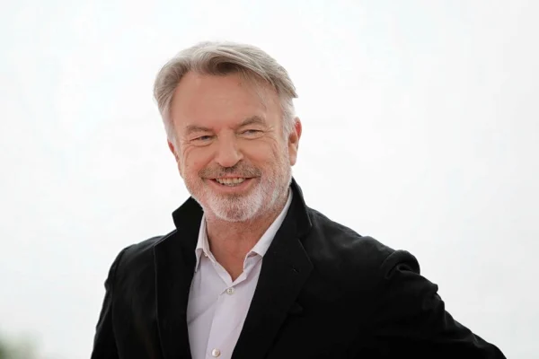 Fallece el actor Sam Neill, conocido por sus papeles en las películas de Jurassic Park