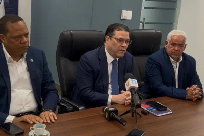 Gobierno y Anadegas acuerdan mantener los pagos con tarjeta mientras buscan una solución al conflicto