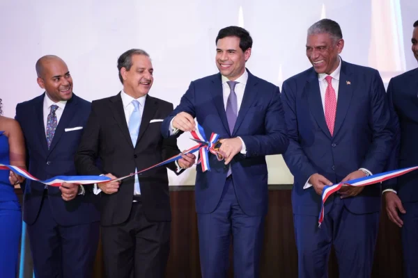 Roberto Ángel Salcedo inaugura el Festival del Libro y la Cultura Dominicana en Nueva York