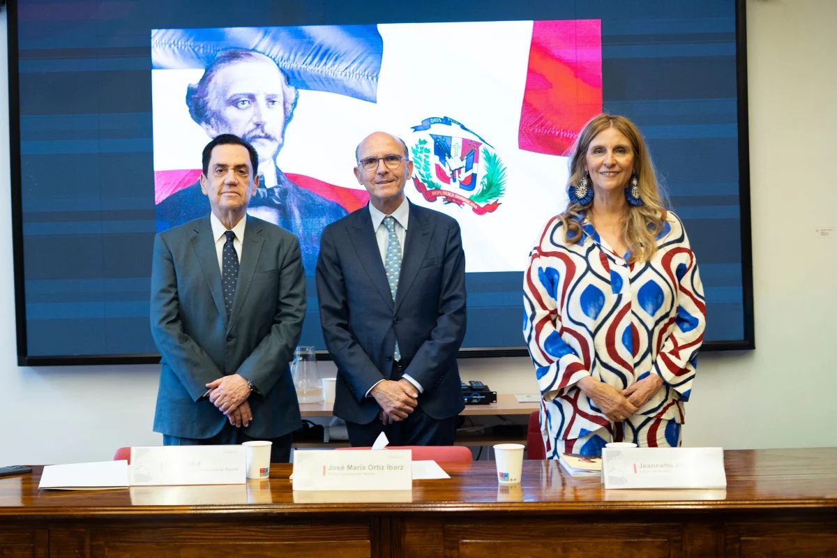 Jeannette Alfau destaca la visión estratégica de Juan Pablo Duarte en su más reciente libro
