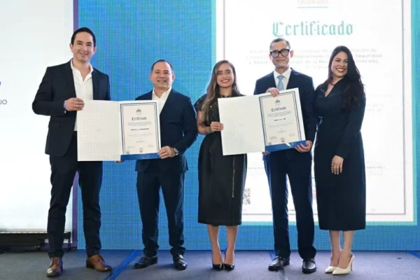 Arajet continúa fortaleciendo su cultura de seguridad laboral con certificación para todas sus localidades
