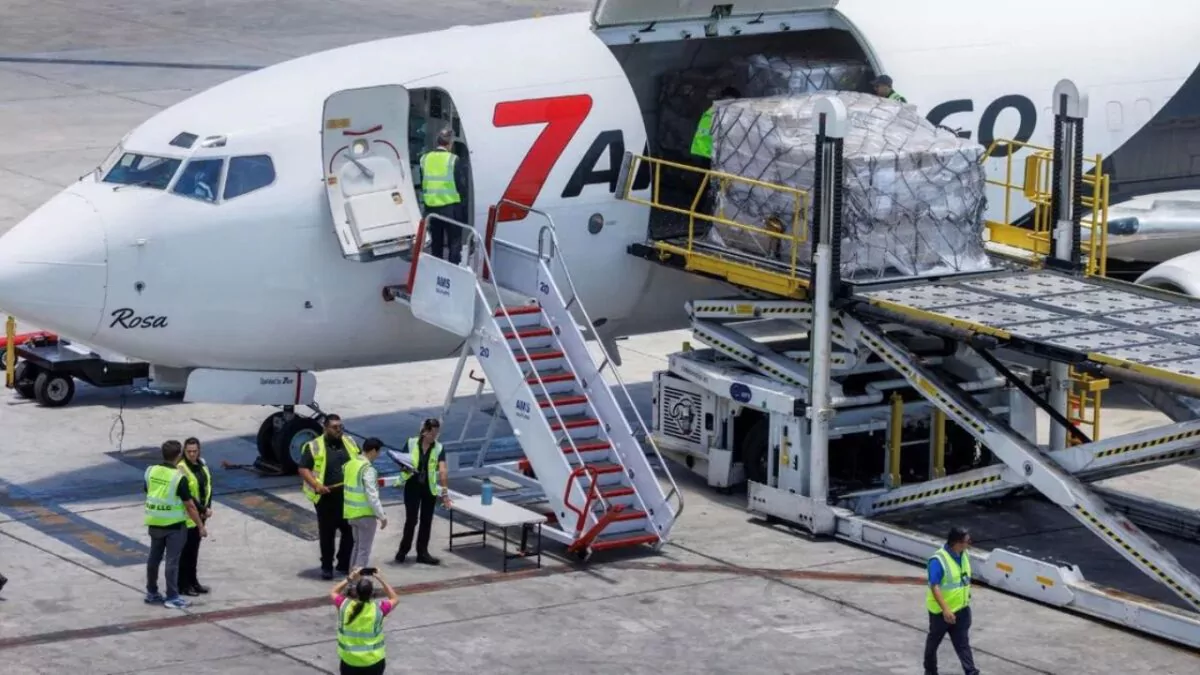Primer envío de ayuda de EE. UU. a Cuba desafía tensiones bilaterales