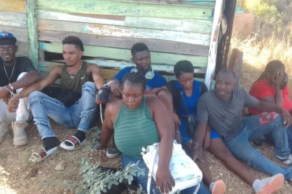 Ejército intercepta a 37 migrantes indocumentados en la frontera