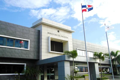 Calificadoras de riesgo y banca internacional destacan la fortaleza de la economía dominicana