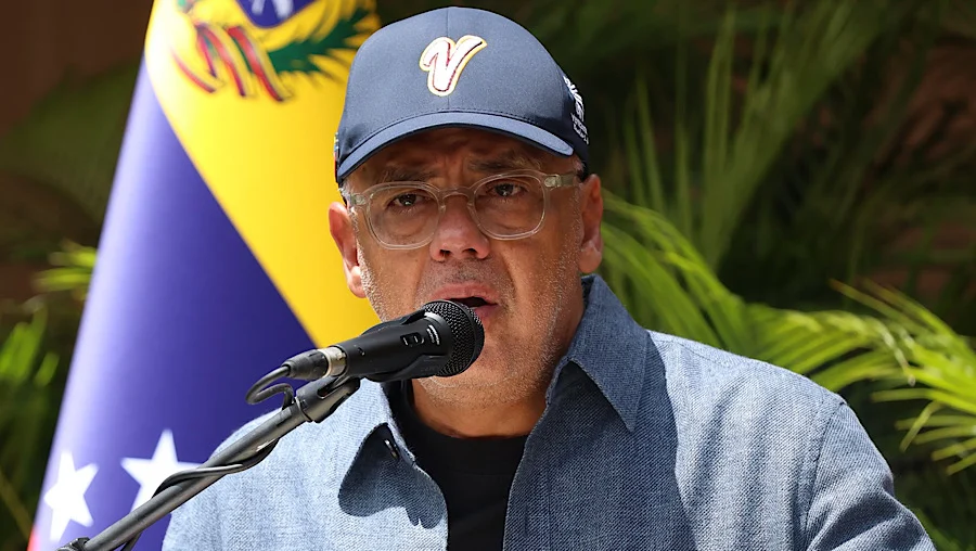 Gobierno venezolano ofrecerá reparación de viviendas a personal que atiende la emergencia