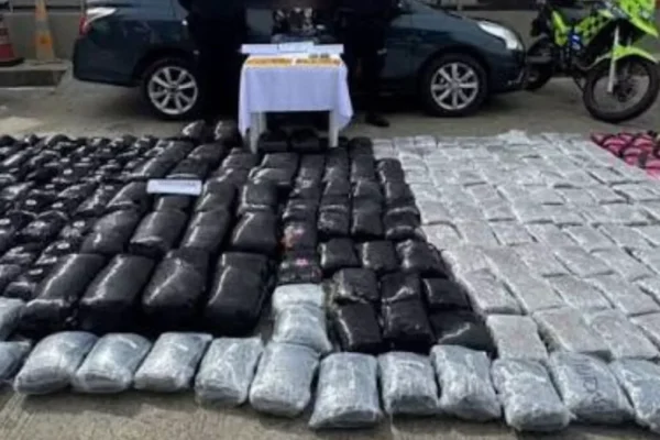 Incautan en Paraguay 311 kilos de marihuana ocultos en vehículos importados desde EE.UU.