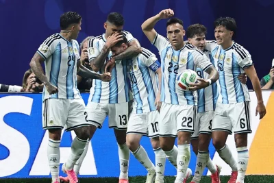 Argentina logra una remontada épica ante Egipto en solo 13 minutos y está en cuartos
