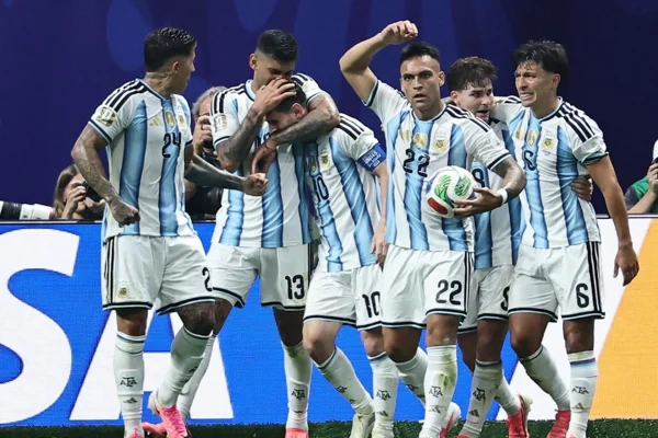 Argentina logra una remontada épica ante Egipto en solo 13 minutos y está en cuartos