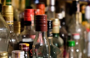 TC declara inconstitucional el decreto que limita el horario de venta de bebidas alcohólicas