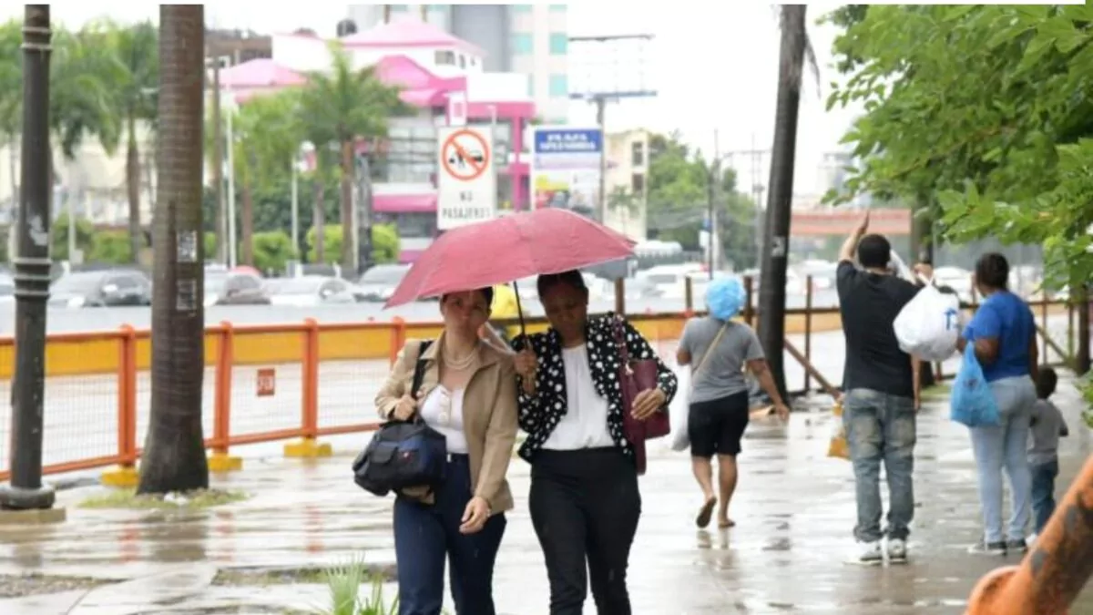 Vaguada y onda tropical provocarán aguaceros fuertes; cinco provincias siguen en alerta