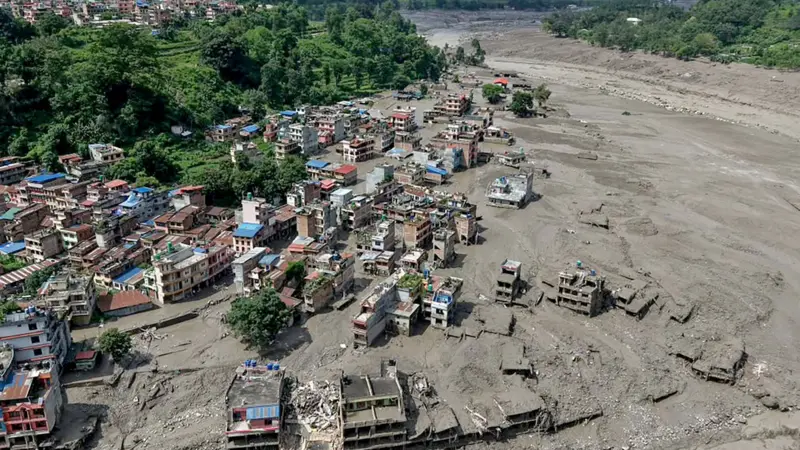 Asciende a 584 la cifra de muertos y más de 1,900 desaparecidos tras desastre en Nepal