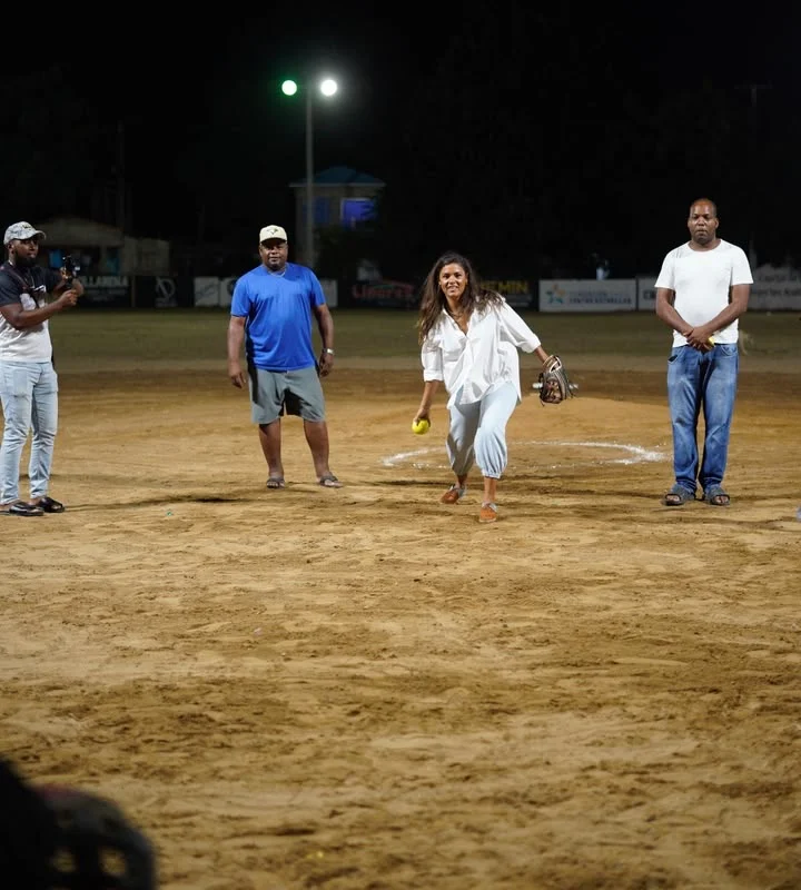 Nati Casado abre la Semana Deportiva de Cabarete tras gestionar aportes para iluminar y remozar el play