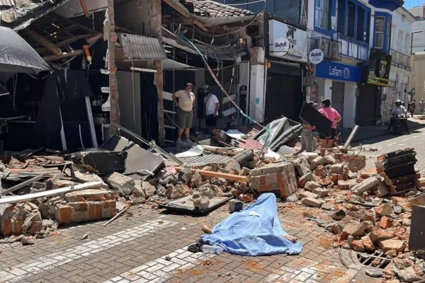 Al menos 111 muertos y 87 heridos tras terremoto en Colombia