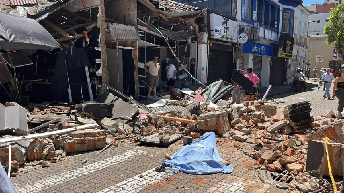 Al menos 111 muertos y 87 heridos tras terremoto en Colombia