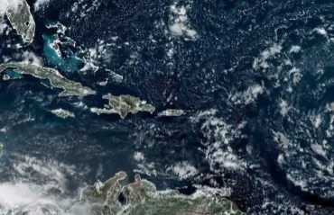 Dolly se debilita y se convierte en una activa onda tropical