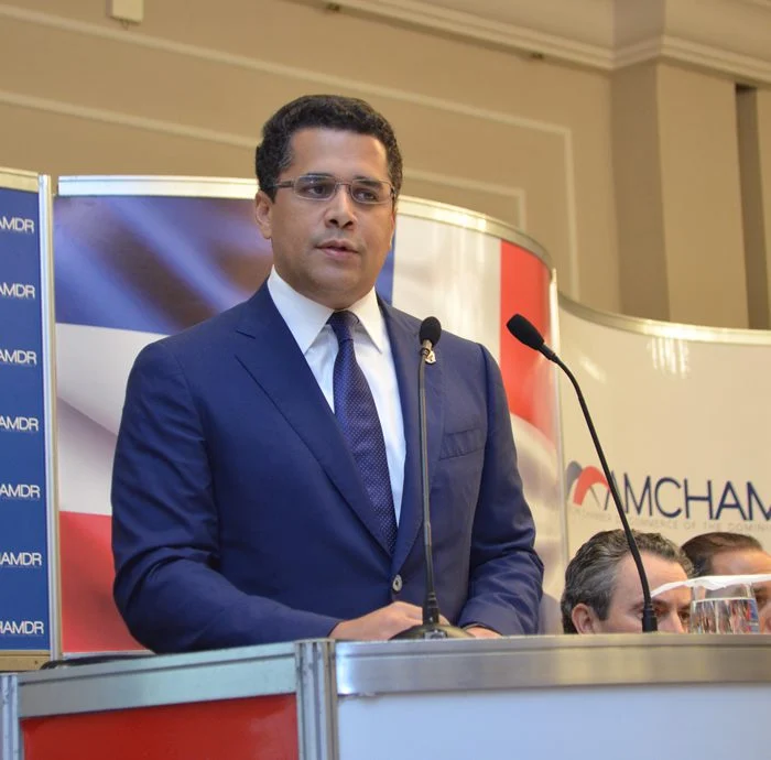 David Collado ganaría candidatura presidencial con un 60% según ACD media