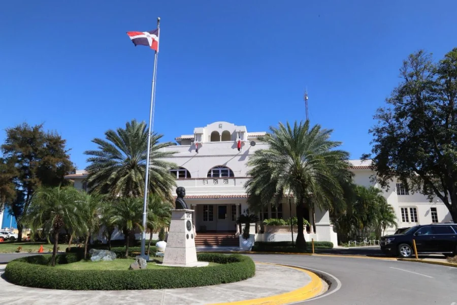 RD expulsa a nueve diplomáticos cubanos