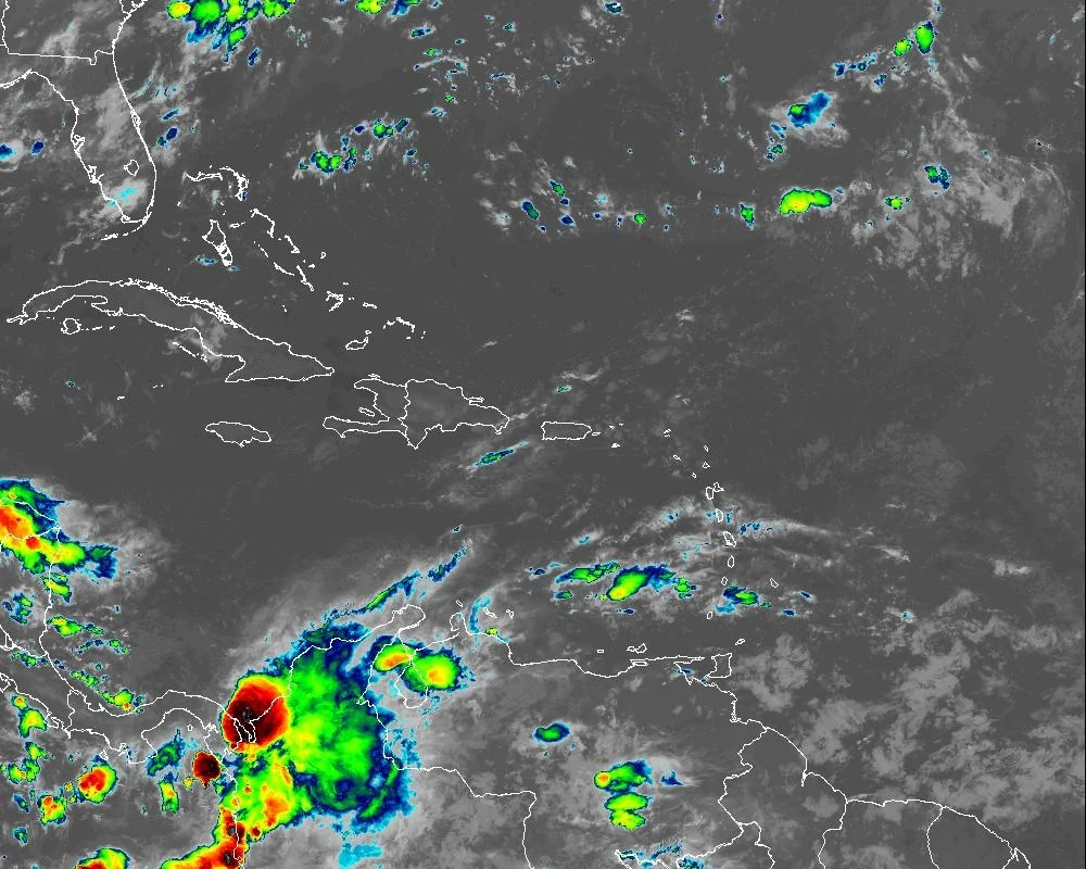 Indomet prevé aguaceros, tronadas y ráfagas de viento para este sábado