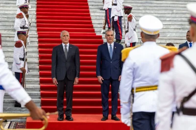 Luis Abinader recibe en el Palacio Nacional al presidente de Honduras, Nasry Asfura, en visita oficial