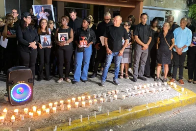 Familiares y sobrevivientes del caso Jet Set exigen justicia en vigilia frente al Palacio de Justicia en Ciudad Nueva