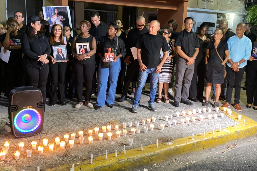 Familiares y sobrevivientes del caso Jet Set exigen justicia en vigilia frente al Palacio de Justicia en Ciudad Nueva