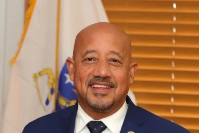 Alcalde Brian de Peña es arrestado por el FBI por presunto fraude de 1.65 millones de dólares