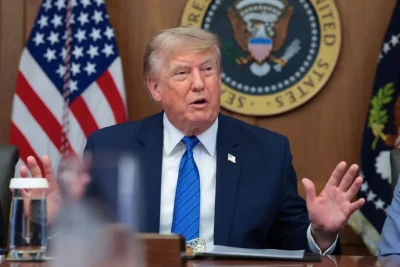Trump afirma que las conversaciones con Irán se reanudarán este lunes