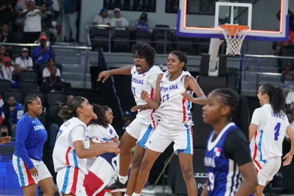 RD gana la medalla de bronce en baloncesto femenino