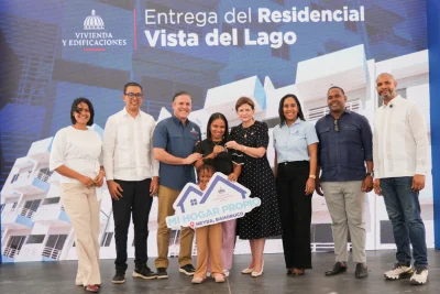 Raquel Peña y ministro Jean Luis Rodríguez entregan 128 nuevos apartamentos en Neyba