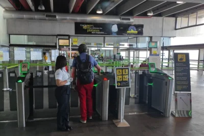 Intervienen 63,890 euros ocultos en equipaje de dos pasajeros procedentes de RD en España