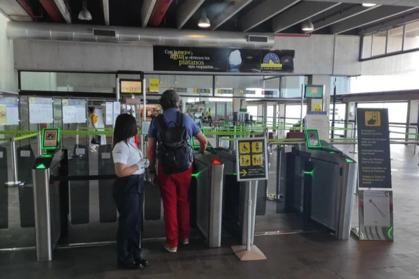 Intervienen 63,890 euros ocultos en equipaje de dos pasajeros procedentes de RD en España