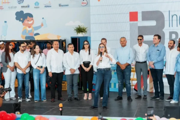 «Plásticos por Útiles Escolares» recolecta 16.5 millones de botellas y entrega 24 mil kits de estudio