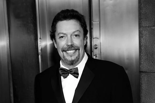 Muere el legendario actor británico Tim Curry a los ochenta años, según TMZ
