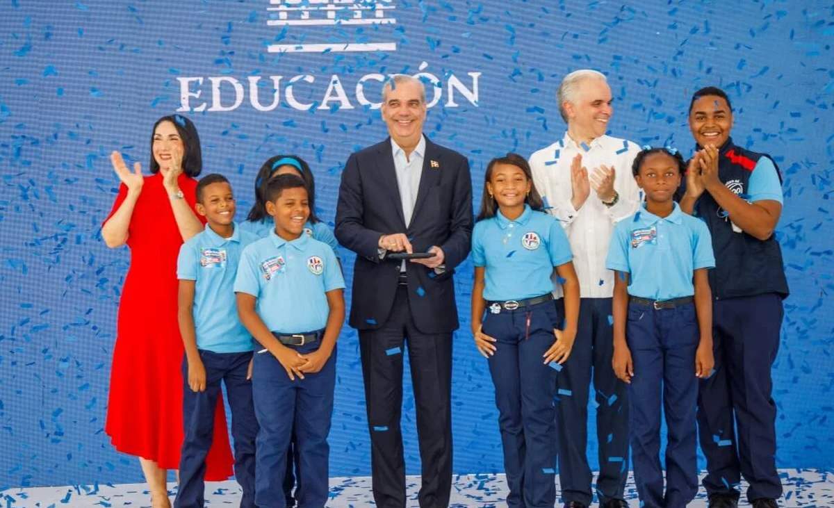 RD inicia el año escolar 2026-2027 con más de 2.6 millones de estudiantes y la incorporación de inteligencia artificial