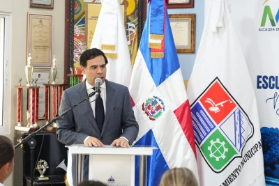 Roberto Ángel Salcedo encabeza inauguración de nueva Escuela de Bellas Artes en Mao