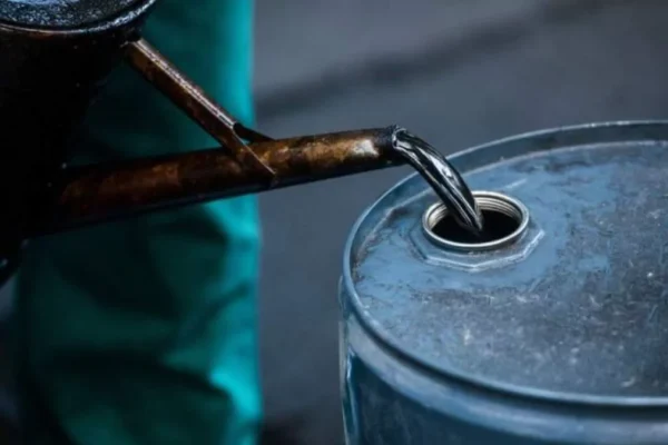 El petróleo de Texas abre con una bajada del 0.15 %, hasta 86.70 dólares el barril