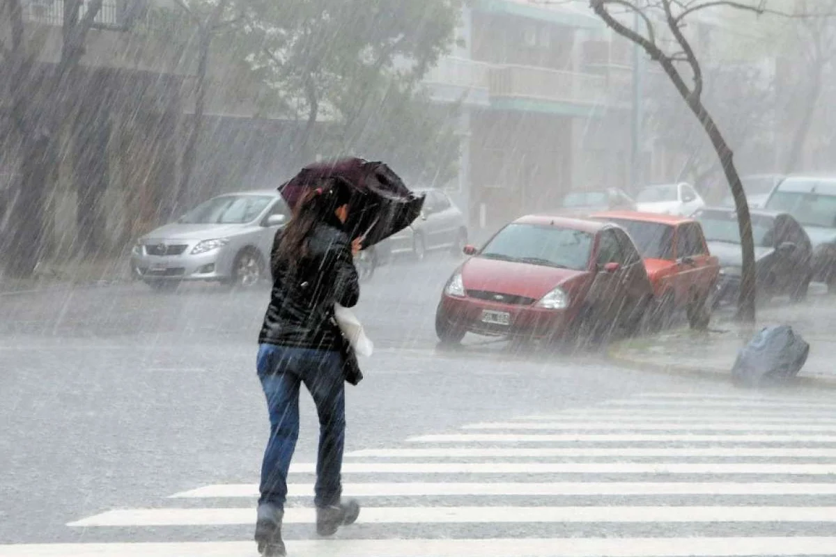 Vaguada y onda tropical provocarán fuertes lluvias en gran parte del país