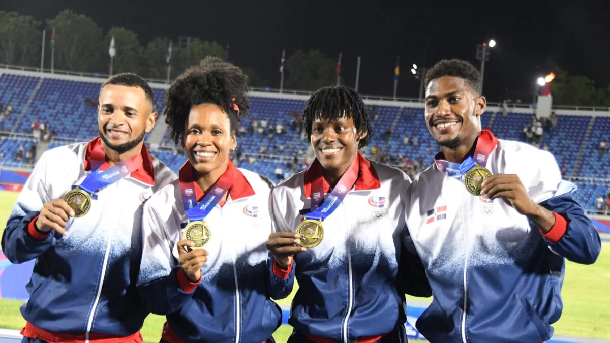 Marileidy Paulino lidera oro de República Dominicana en el relevo mixto 4×400