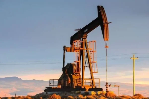 El petróleo de Texas abre con una subida del 2.71 % impulsado por tensión en Oriente Medio